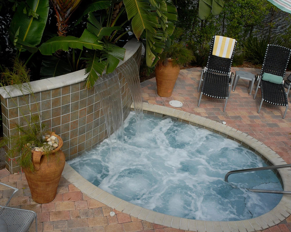 cabanas_0004_jacuzzi